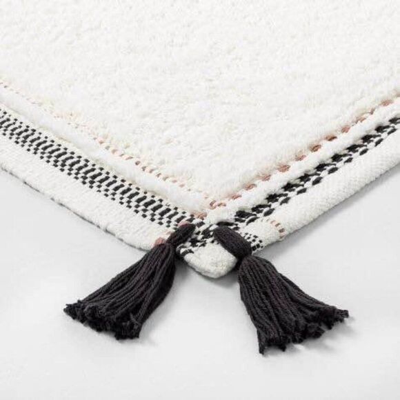 Hearth & Hand Bath Rug Mat - Picture 2 of 4